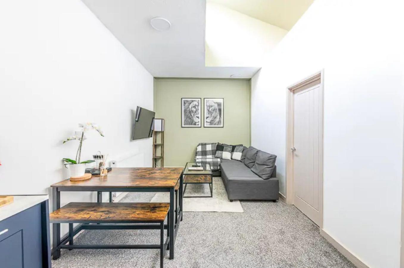Contemporary Upnor House With 2 Free Parking By Prescott Apartment