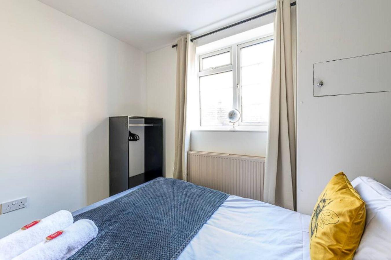 Contemporary Upnor House With 2 Free Parking By Prescott